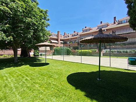 Dúplex en venta en Sevilla la Nueva, Madrid