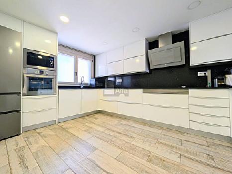 Chalet/casa adosado en venta en Sistrells, Santa Coloma de Gramenet, Barcelona