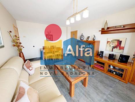 Piso en venta en Lloreda, Badalona, Barcelona