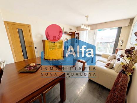 Piso en venta en Lloreda, Badalona, Barcelona