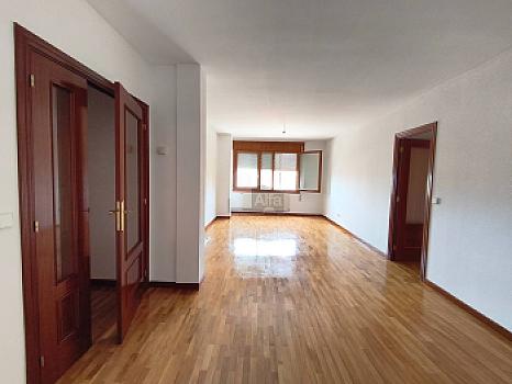 Piso en venta en Conservatoria de Música, Soria, Soria
