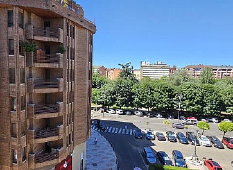 Piso en venta en Centro, León, León