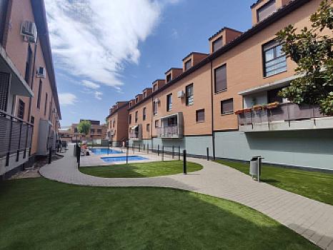 Dúplex en venta en Sevilla la Nueva, Madrid