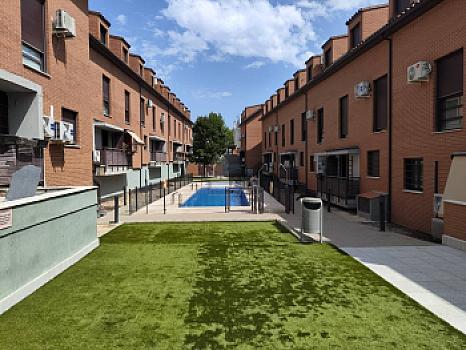 Dúplex en venta en Sevilla la Nueva, Madrid