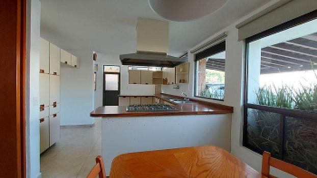 Casa en Condominio en Venta con Jardín y 4 estacionamientos cerca de San Jerónimo