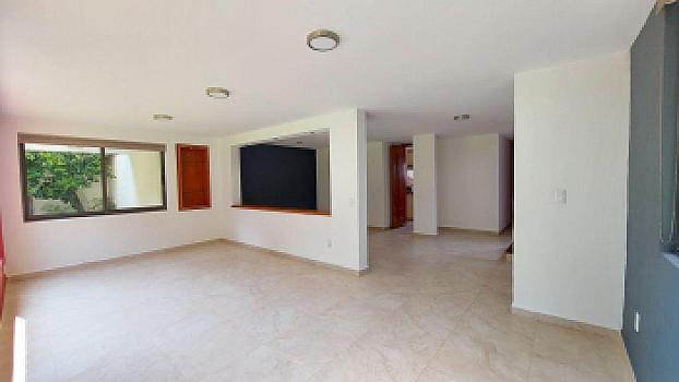 Casa en Condominio en Venta con Jardín y 4 estacionamientos cerca de San Jerónimo