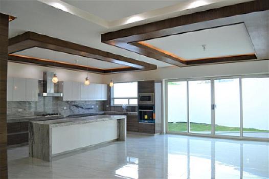 CASA EN VENTA VALLE DE CRISTAL CARRETERA NACIONAL MONTERREY N L