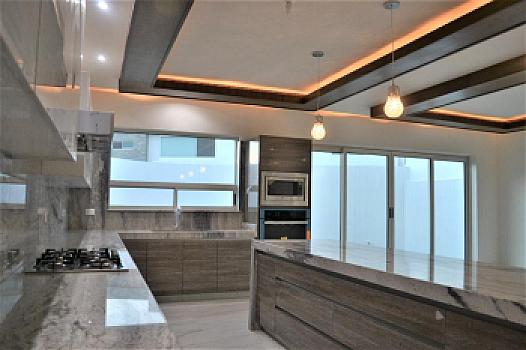 CASA EN VENTA VALLE DE CRISTAL CARRETERA NACIONAL MONTERREY N L