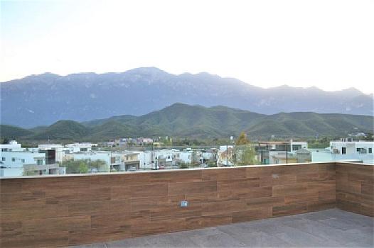 CASA EN VENTA VALLE DE CRISTAL CARRETERA NACIONAL MONTERREY N L