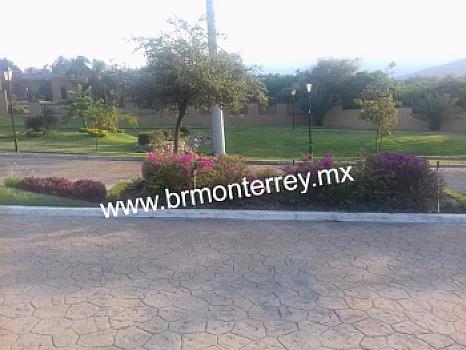 TERRENO PLANO VENTA PORTAL DEL HUAJUCO 2000 M2 CARRETERA NACIONAL MONTERREY N L