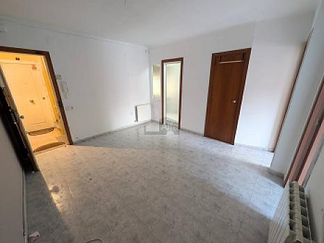 Piso en venta en LLOREDA, Santa Coloma de Gramenet, Barcelona