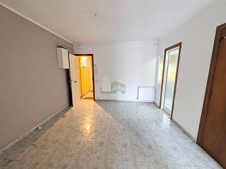 Piso en venta en LLOREDA, Santa Coloma de Gramenet, Barcelona