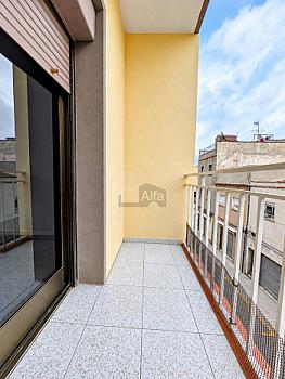 Piso en venta en LLOREDA, Santa Coloma de Gramenet, Barcelona