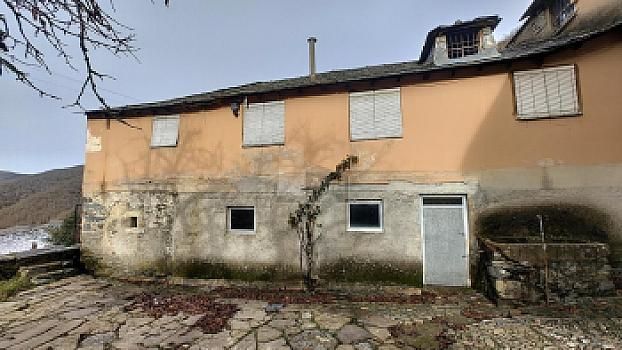 Casa rústica/casa de pueblo en venta en VILLABLINO, El Villar de Santiago, León