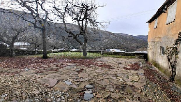 Casa rústica/casa de pueblo en venta en VILLABLINO, El Villar de Santiago, León