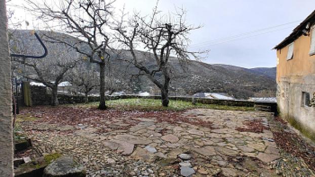 Casa rústica/casa de pueblo en venta en VILLABLINO, El Villar de Santiago, León