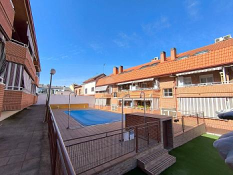 Dúplex en venta en Sevilla la Nueva, Madrid