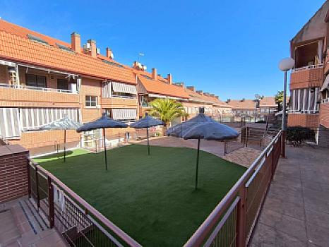 Dúplex en venta en Sevilla la Nueva, Madrid