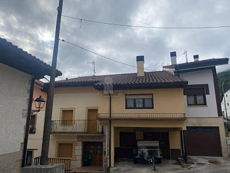 Casa rústica/casa de pueblo en venta en centro, Lizarraga, Navarra