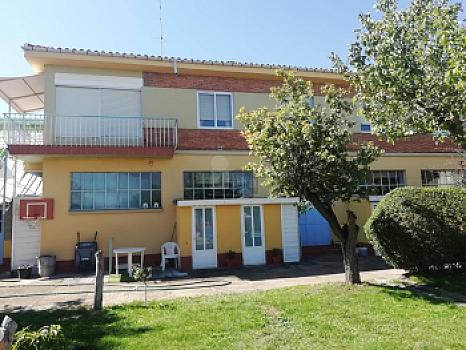 Chalet/casa independiente en venta en Avenida Constitución, San Andrés del Rabanedo, León