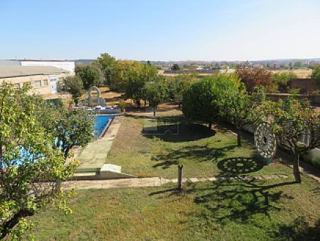 Chalet/casa independiente en venta en Avenida Constitución, San Andrés del Rabanedo, León