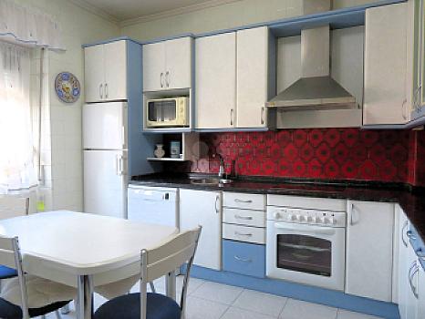Chalet/casa independiente en venta en Avenida Constitución, San Andrés del Rabanedo, León