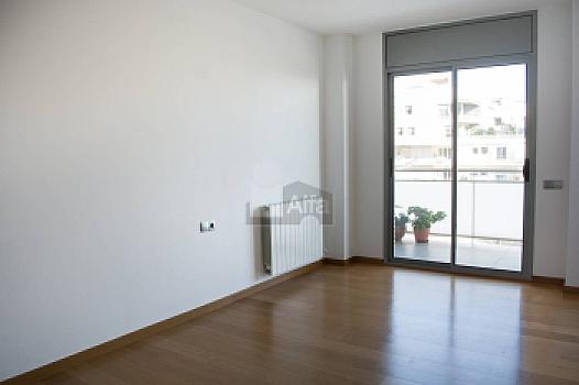 Piso en venta en La Mora, Badalona, Barcelona