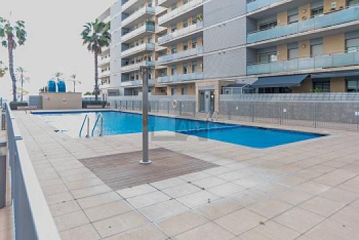 Piso en venta en La Marina , Badalona, Barcelona