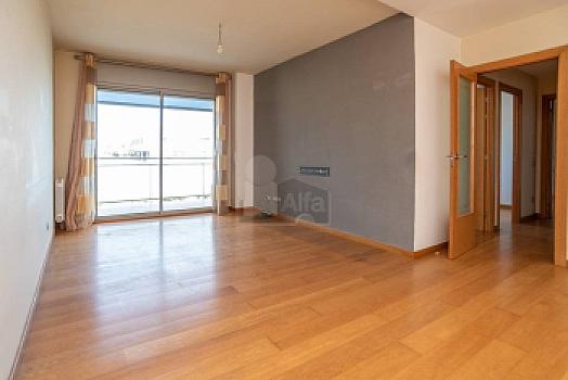 Piso en venta en La Marina , Badalona, Barcelona