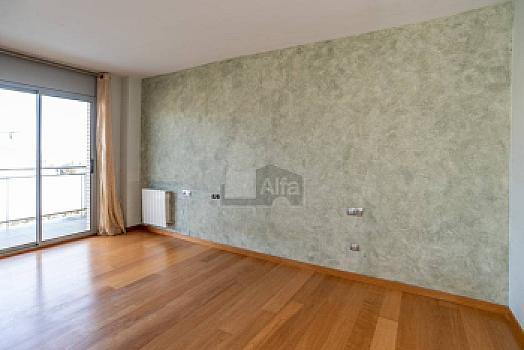 Piso en venta en La Marina , Badalona, Barcelona