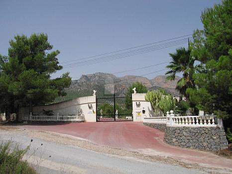 Chalet/casa independiente en venta en La Nucia, Alicante