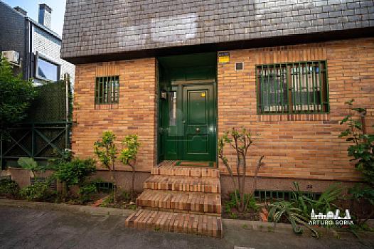 Chalet/casa pareado en venta en ARTURO SORIA, Madrid, Madrid
